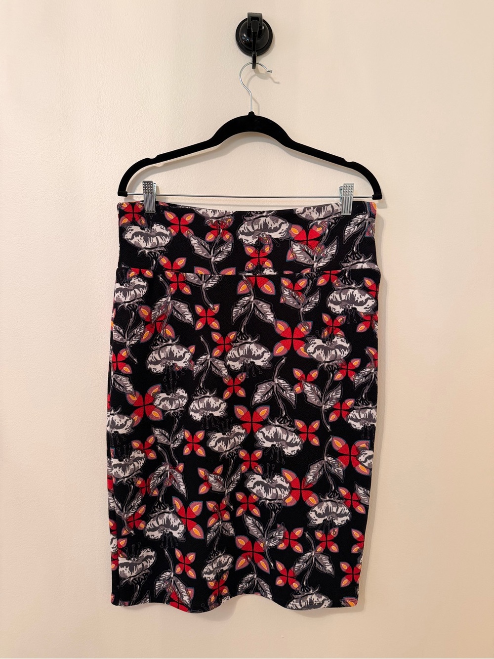 LuLaRoe Pencil Skirt with Black, Red & White Floral Pattern